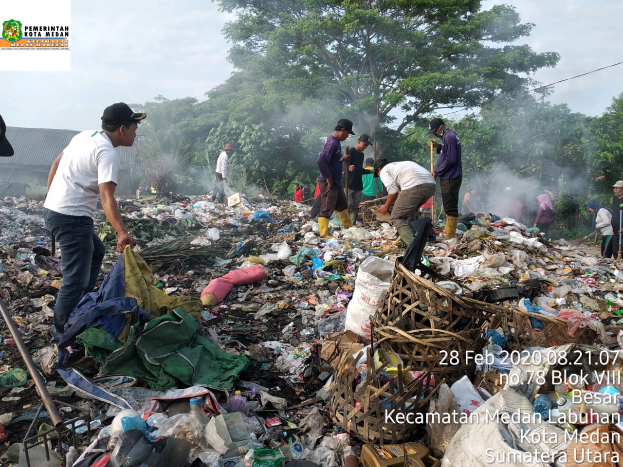 Gotong royong "jumat bersih" Kecamatan Medan Marelan